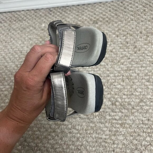 Aetrex® Lindsey Embellished Arch Support Memory Foam Sandal silver gray size 5 - Picture 6 of 11